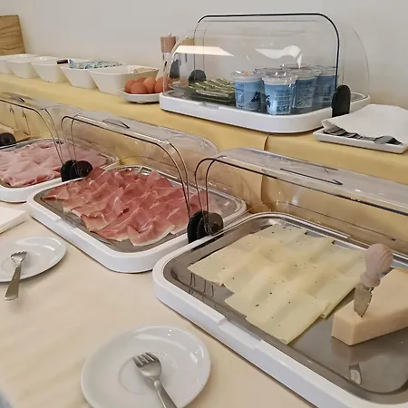 Robinia מלון אימפריה