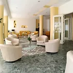 Robinia Hotel