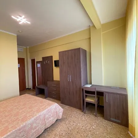 Robinia ホテル インペリア