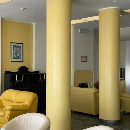 Robinia Hotel