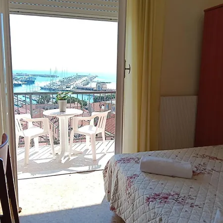 Robinia ホテル 3*