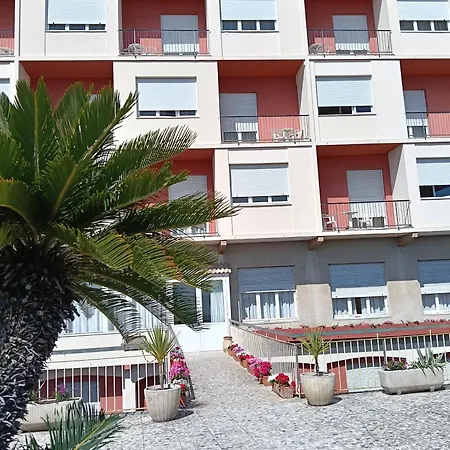 Robinia Hotel
