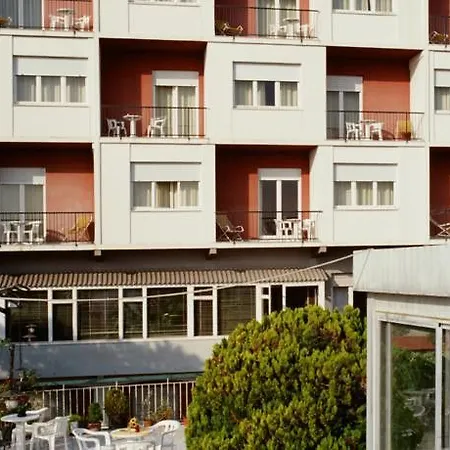 Hotel Robinia Imperia