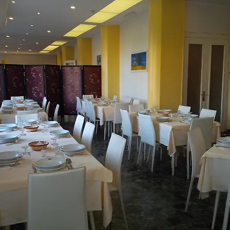 Hotel Robinia Imperia