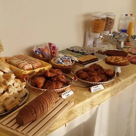 Robinia Hotel