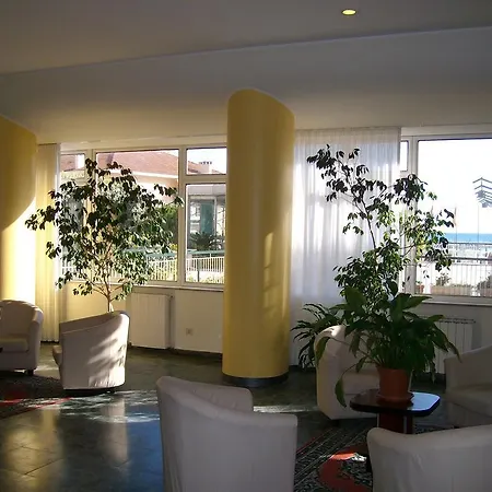 Hotell Robinia Imperia