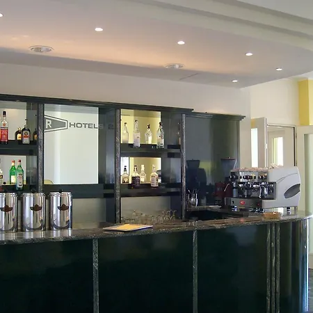 Robinia インペリア