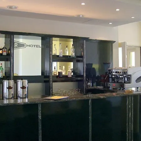 罗比尼亚酒店 酒店 因佩里亚