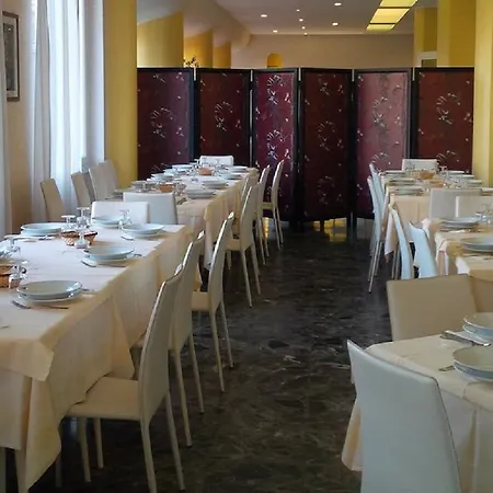 호텔 Robinia 임페리아