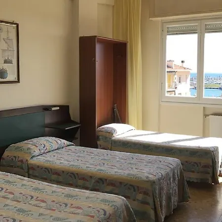 Robinia Hotel