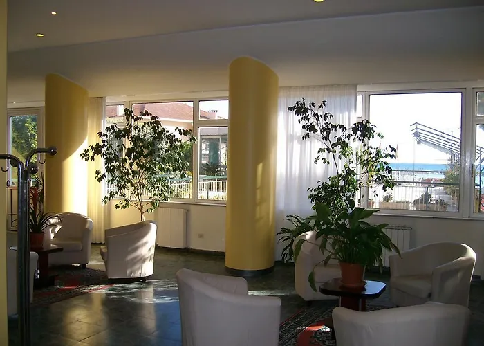 Hotel Robinia Imperia